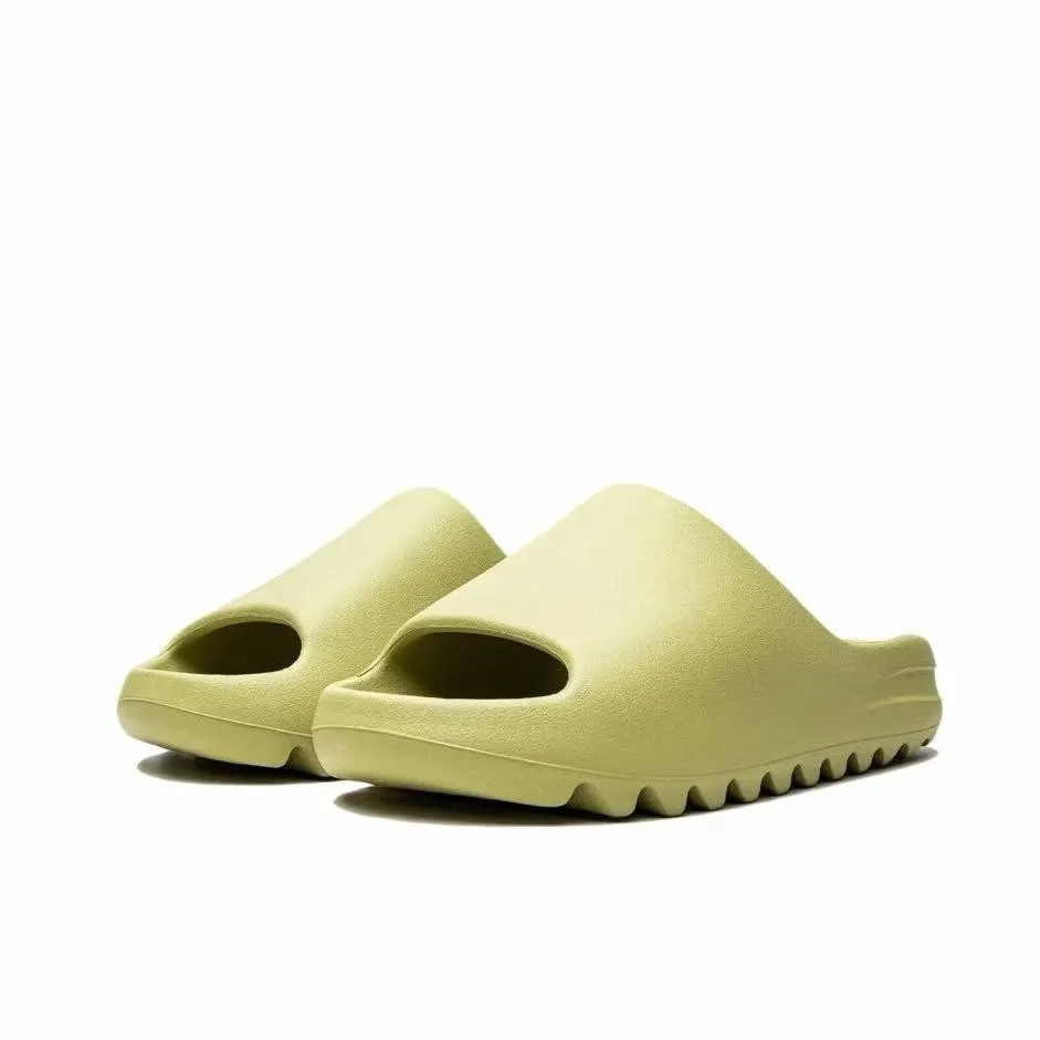 [yeezy]Yeezy slippers, when dragged in one line, feel like stepping on poop (12)